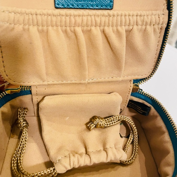 Neiman Marcus Teal Jewelry Case with Gold Zipper - Picture 2 of 3